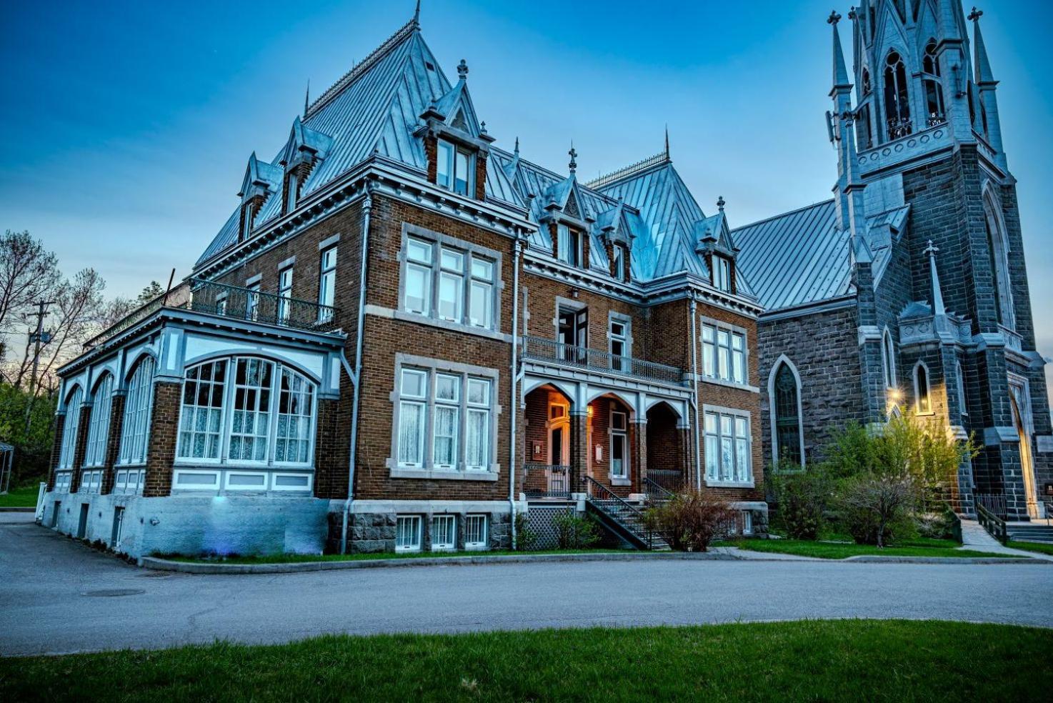 Hotel Chateau Cran Chaud Chicoutimi Eksteriør billede